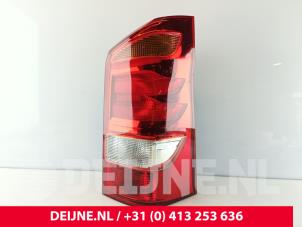 Begagnade Baklykta, höger Mercedes eVito (447.6) 90 kWh Pris € 66,55 Inklusive moms erbjuds av van Deijne Onderdelen Uden B.V.