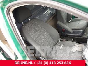 Używane Fotel prawy Mercedes eVito (447.6) 90 kWh Cena € 544,50 Z VAT oferowane przez van Deijne Onderdelen Uden B.V.