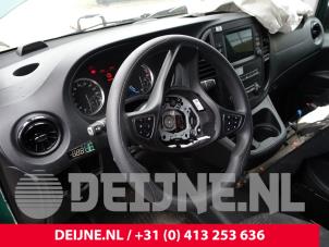 Używane Kierownica Mercedes eVito (447.6) 90 kWh Cena € 242,00 Z VAT oferowane przez van Deijne Onderdelen Uden B.V.