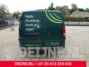 Używane Tylne drzwi samochodu dostawczego Mercedes eVito Tourer (447.7) 90 kWh Cena na żądanie oferowane przez van Deijne Onderdelen Uden B.V.