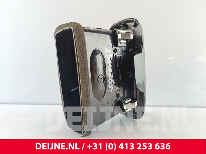 Luftmunstycke, instrumentbräda från en Volvo C40 Recharge (XK) Recharge Twin 78 kWh 2021