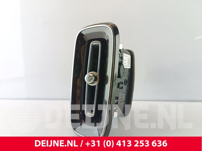 Luftmunstycke, instrumentbräda från en Volvo C40 Recharge (XK) Recharge Twin 78 kWh 2021