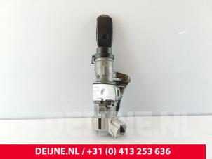 Gebruikte Kontaktslot + Sleutel Volkswagen Transporter T6 2.0 TDI DRF Prijs € 84,70 Inclusief btw aangeboden door van Deijne Onderdelen Uden B.V.