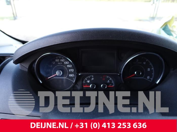 Vägmätare KM från en Fiat Ducato (250) 2.3 D 130 Multijet 2019