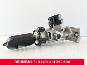 Begagnade Tändningslås + nyckel Fiat Ducato (250) 2.3 D 130 Multijet Pris € 151,25 Inklusive moms erbjuds av van Deijne Onderdelen Uden B.V.