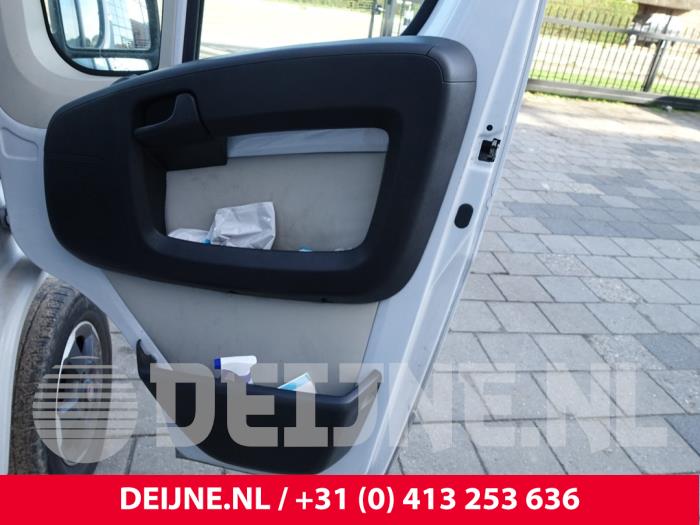 Dörr, 2-dörrars, höger från en Fiat Ducato (250) 2.3 D 130 Multijet 2019