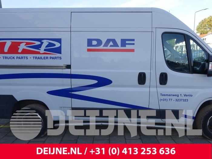 Skjutdörr, höger från en Fiat Ducato (250) 2.3 D 130 Multijet 2019
