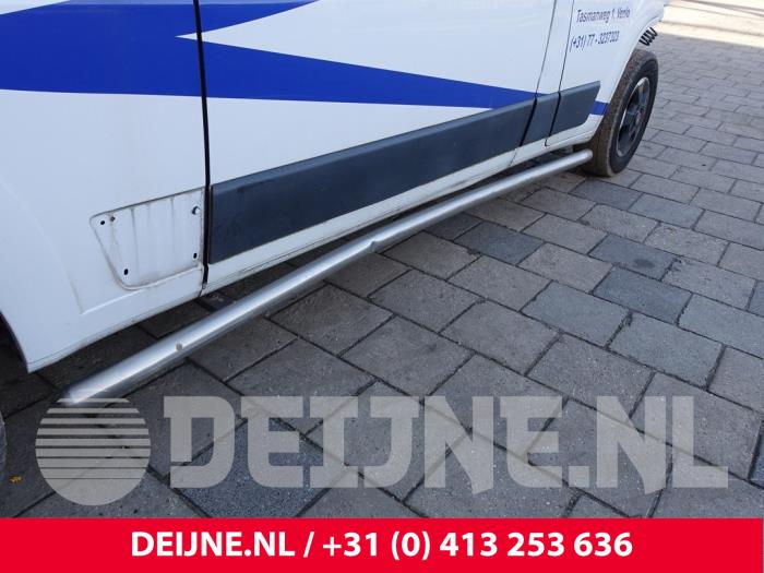 Sidobalk från en Fiat Ducato (250) 2.3 D 130 Multijet 2019
