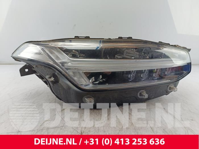 Headlight, right Volvo XC90 II 2.0 T5 16V AWD - 32228303 VOLVO
