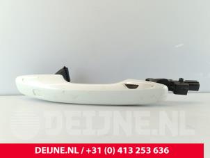 Gebruikte Deurgreep 4Deurs links-achter Volvo XC90 II 2.0 T8 16V eAWD Prijs € 75,00 Margeregeling aangeboden door van Deijne Onderdelen Uden B.V.