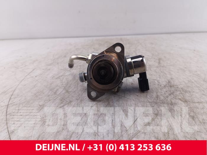 Mekanisk bränslepump från en Volvo XC90 II 2.0 T8 16V Twin Engine AWD 2017