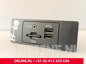 Gebruikte USB module Ford Transit 2.0 TDCi 16V Eco Blue 170 Prijs € 54,45 Inclusief btw aangeboden door van Deijne Onderdelen Uden B.V.