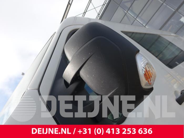 Skärmspegel, vänster från en Renault Master III (FV) 2.3 dCi 125 16V FWD 2015