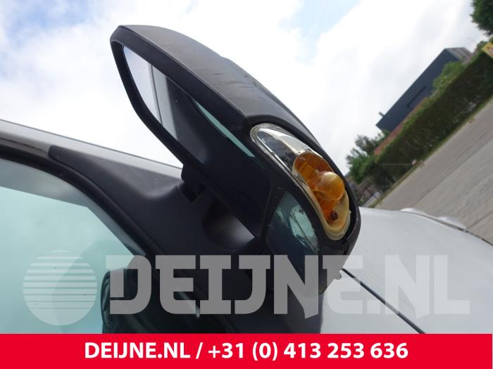 Skärmspegel, höger från en Renault Master III (FV) 2.3 dCi 125 16V FWD 2015
