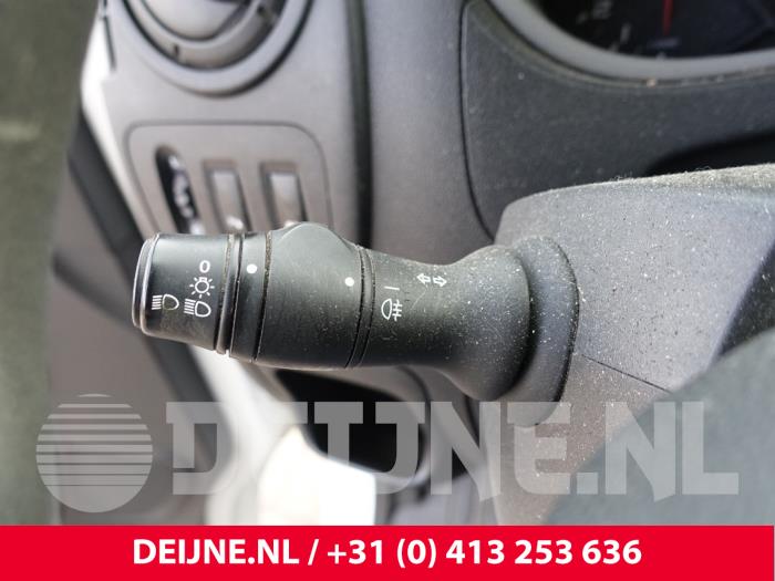 Spak, rattstång från en Renault Master III (FV) 2.3 dCi 125 16V FWD 2015