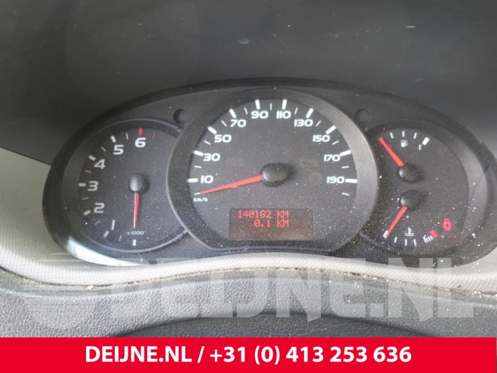 Vägmätare KM från en Renault Master III (FV) 2.3 dCi 125 16V FWD 2015