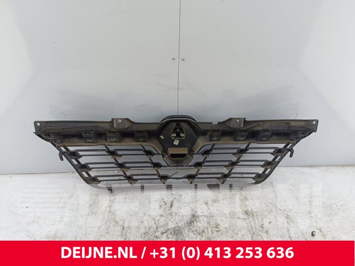 Grill från en Renault Master III (FV) 2.3 dCi 125 16V FWD 2015