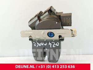 Begagnade Låsmekanism, baklucka MG ZS EV Long Range 70 kWh Pris € 30,25 Inklusive moms erbjuds av van Deijne Onderdelen Uden B.V.