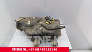 Gebruikte Adblue tank Ford Transit 2.0 TDCi 16V Eco Blue 170 Prijs € 393,25 Inclusief btw aangeboden door van Deijne Onderdelen Uden B.V.