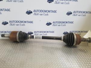 Gebruikte Steekas links-voor Opel Corsa F (UB/UH/UP) 1.2 Turbo 12V 100 Prijs € 181,50 Inclusief btw aangeboden door Autodemontage J&W van Esch