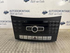 Gebruikte Radio Mercedes E Estate (S212) E-220 CDI 16V BlueEfficiency Prijs € 193,60 Inclusief btw aangeboden door Autodemontage J&W van Esch