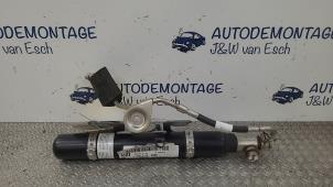 Begagnade Gasfjäder, motorhuv, vänster Mercedes CLA Shooting Brake (118.6) 1.3 CLA-250 e Turbo 16V Pris € 163,35 Inklusive moms erbjuds av Autodemontage J&W van Esch