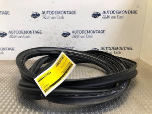 Begagnade Tätning, baklucka Mercedes CLA Shooting Brake (118.6) 1.3 CLA-250 e Turbo 16V Pris € 36,30 Inklusive moms erbjuds av Autodemontage J&W van Esch