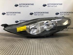 Gebruikte Koplamp rechts Ford Fiesta 6 (JA8) 1.0 Ti-VCT 12V 65 Prijs € 145,20 Inclusief btw aangeboden door Autodemontage J&W van Esch