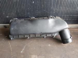 Używane Filtr powietrza Mini Mini (R56) 1.6 16V Cooper S Cena € 49,99 Procedura marży oferowane przez Autodemontage Gout