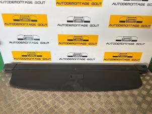 Begagnade Skydd, bagageutrymme Volkswagen Passat Variant 4Motion (3C5) 3.2 FSI V6 32V Pris € 45,00 Marginaltabell erbjuds av Autodemontage Gout