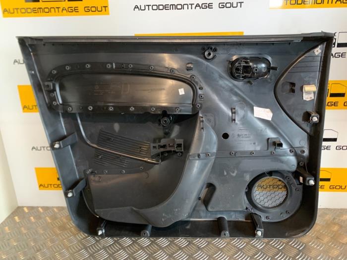 Dörrlist, 2-dörrars, höger från en Renault Kangoo Express (FW) 1.5 dCi 90 FAP 2013