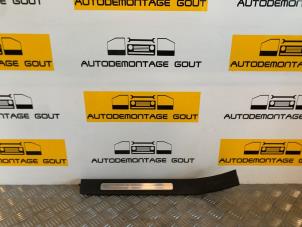 Begagnade Klädsel, öppning bak Mercedes A (W169) Pris € 9,99 Marginaltabell erbjuds av Autodemontage Gout