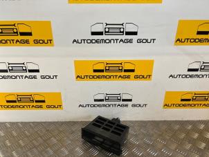 Gebruikte Opbergvak Volkswagen Transporter T5 2.5 TDi Prijs € 9,99 Margeregeling aangeboden door Autodemontage Gout