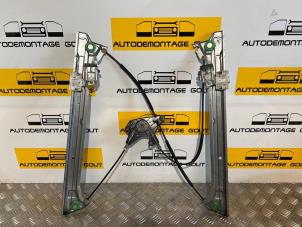 Gebruikte Ruitmechaniek 2Deurs links-voor Mercedes Vito (639.6) 2.2 110 CDI 16V Euro 5 Prijs € 29,99 Margeregeling aangeboden door Autodemontage Gout