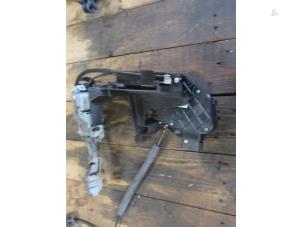 Begagnade Dörrlåsmekanism, 4-dörrars, vänster fram Jaguar XF (CC9) 2.7 D V6 24V Pris € 90,75 Inklusive moms erbjuds av Garage Callant