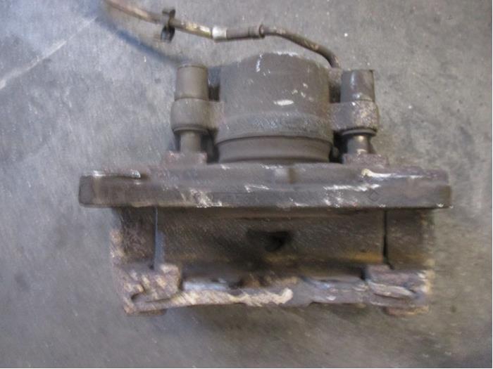 Zacisk hamulcowy prawy przód z Jaguar XF (CC9) 2.2 D S200 16V 2015