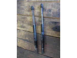 Begagnade Set med gasfjädrar, motorhuv Landrover Range Rover Evoque (LVJ/LVS) 2.0 D 150 16V 5-drs. Pris € 30,25 Inklusive moms erbjuds av Garage Callant