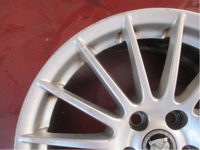 Hjul från en Jaguar XF (CC9)  2008