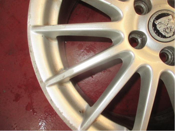 Hjul från en Jaguar XF (CC9)  2008