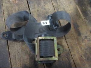 Begagnade Främre säkerhetsbälte, höger Landrover Discovery II Pris € 30,25 Inklusive moms erbjuds av Garage Callant