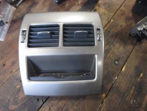 Gebruikte Luchtrooster achter Jaguar XF (CC9) 2.7 D V6 24V Prijs € 30,25 Inclusief btw aangeboden door Garage Callant