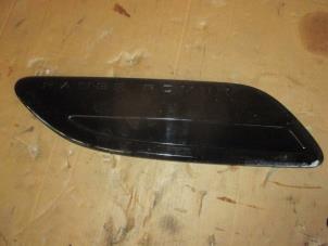 Begagnade Luftintag, huv, vänster Landrover Range Rover Velar (LY) 2.0 16V P250 AWD Pris € 60,50 Inklusive moms erbjuds av Garage Callant