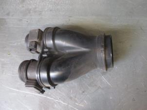 Gebruikte Luchtmassameter Jaguar XJ (X350) 2.7d V6 24V Prijs € 60,50 Inclusief btw aangeboden door Garage Callant