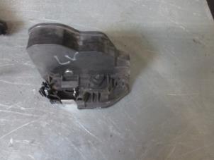 Begagnade Dörrlåsmekanism, 4-dörrars, vänster fram BMW 3 serie Gran Turismo (F34) 320d 2.0 16V Pris € 60,50 Inklusive moms erbjuds av Garage Callant