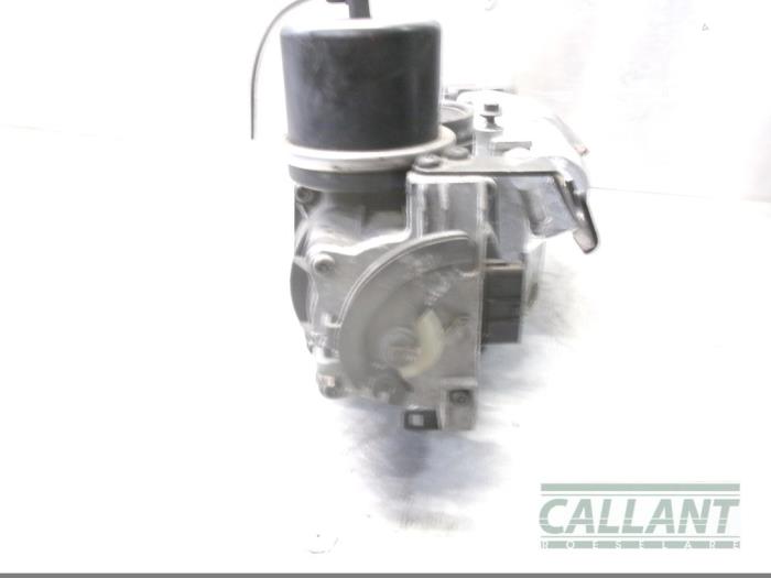 Gasklephuis van een Jaguar XJR 4.0 V8 32V Supercharged 1998