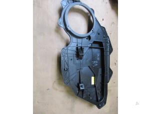 Begagnade Dörrskydd, 4-dörrars, höger bak Landrover Range Rover Evoque (LVJ/LVS) 2.2 TD4 16V 5-drs. Pris € 18,15 Inklusive moms erbjuds av Garage Callant