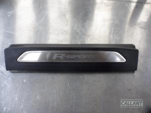 Gebruikte Afdeklijst dorpel rechts Jaguar XE 2.0 D E-Performance 16V Prijs € 30,25 Inclusief btw aangeboden door Garage Callant