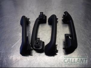 Begagnade Handtagsset Jaguar XE 2.0 D E-Performance 16V Pris € 48,40 Inklusive moms erbjuds av Garage Callant