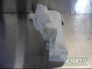 Begagnade Spolartank, vindruta Landrover Range Rover Velar (LY) 3.0 D300 AWD Pris € 60,50 Inklusive moms erbjuds av Garage Callant