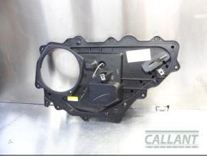 Begagnade Dörrskydd, 4-dörrars, höger bak Landrover Range Rover IV (LG) 3.0 TDV6 24V Pris € 18,15 Inklusive moms erbjuds av Garage Callant